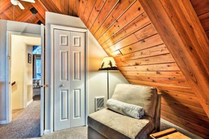 A Frame Abode In Mt. Hood Area W / Deck + Grill - thumb 0
