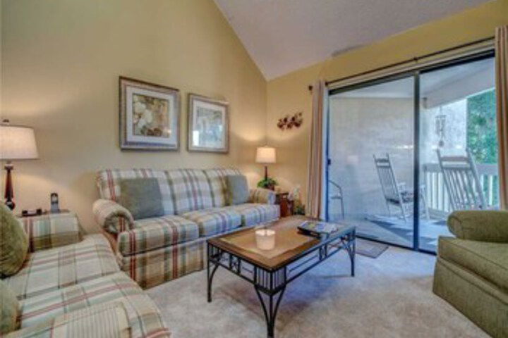 Colonnade Club 200 2 Bedrooms Sleeps 4 - thumb 0