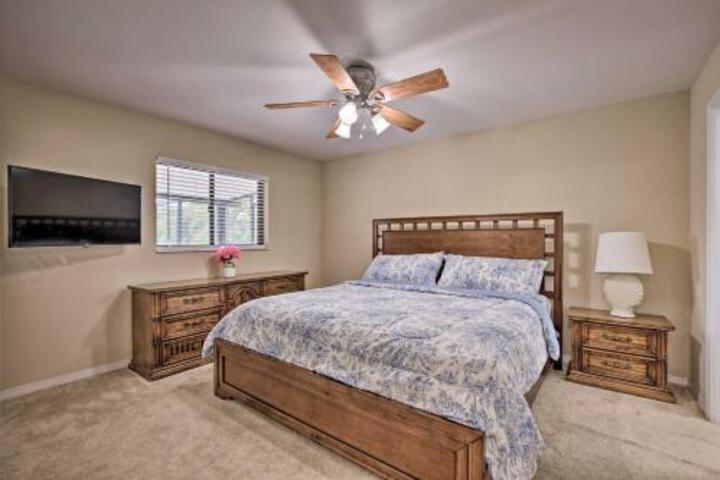 Cape Coral Escape W / Lanai 3 Mi To Downtown! - thumb 1