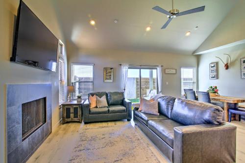 Modern Hill Country Hideaway Near Wineries! - thumb 3