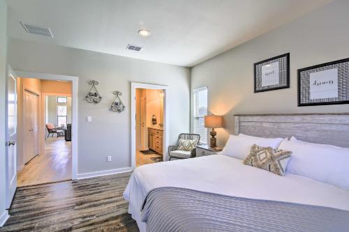 Modern Hill Country Hideaway Near Wineries! - thumb 4