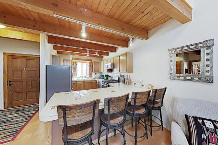 Southwest Chic Retreat W / Private Yard Condo - thumb 4