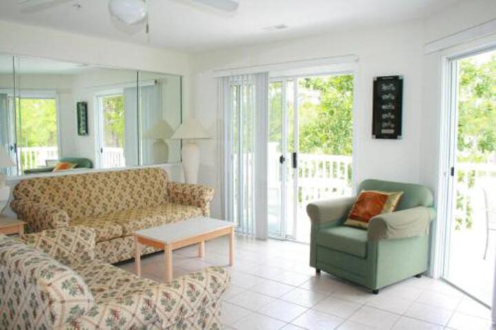 2109 Villa - thumb 1