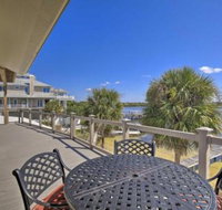 Quiet Waterfront Oasis with Pool  Boat Dock - Accommodation Philadelphia