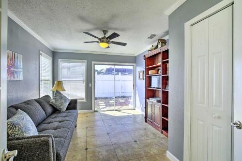 Single Story Home W / Private Beach Access! - thumb 0