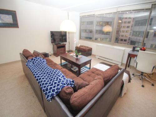 Luxury Two Bedroom Apartment By Rittenhouse
