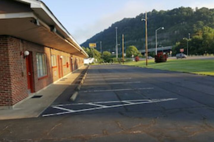 Budget Host Inn Charleston - thumb 0