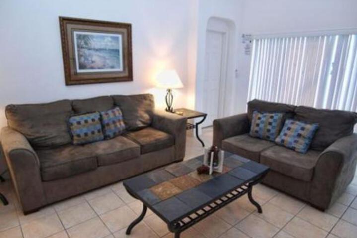 66 Andalusia House - thumb 1