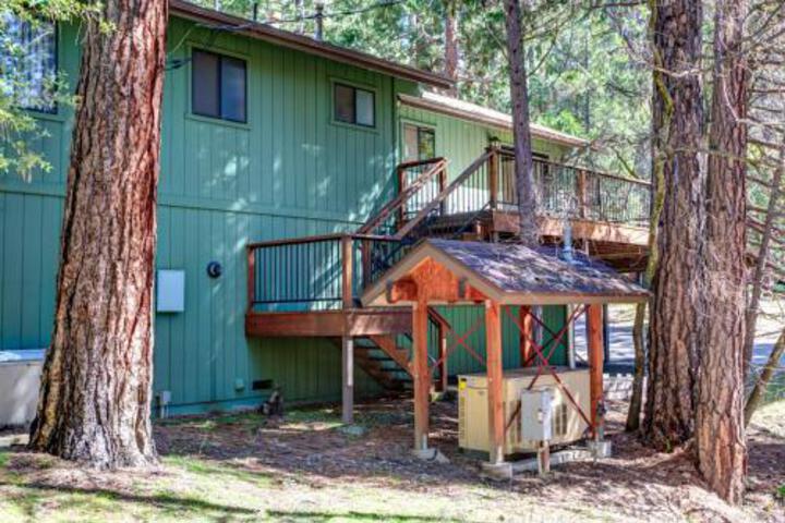 40 Coyles Cabin - thumb 0