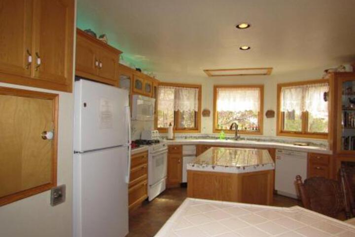 077 Lucky 7s Cabin - thumb 0