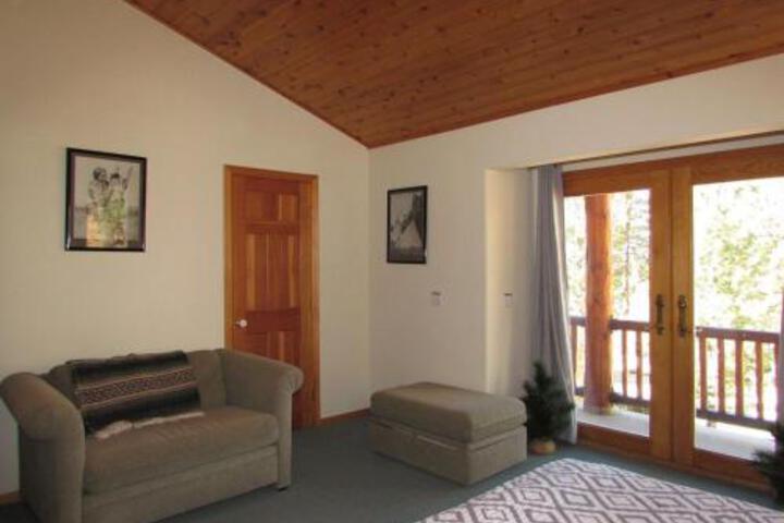 077 Lucky 7s Cabin - thumb 2