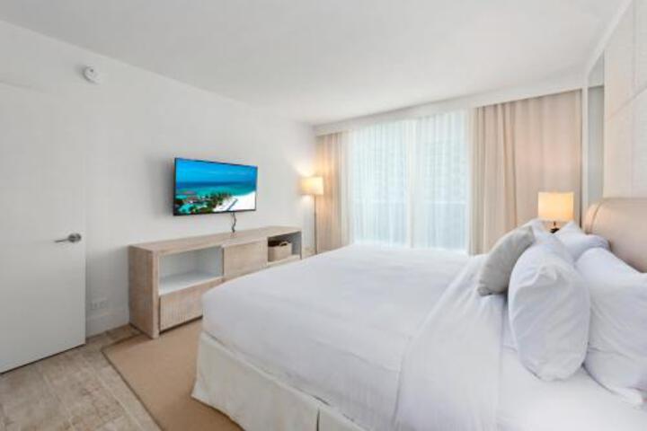 3 Bedroom Ocean View Located At 1 Hotel & Homes Miami Beach 904 - thumb 1