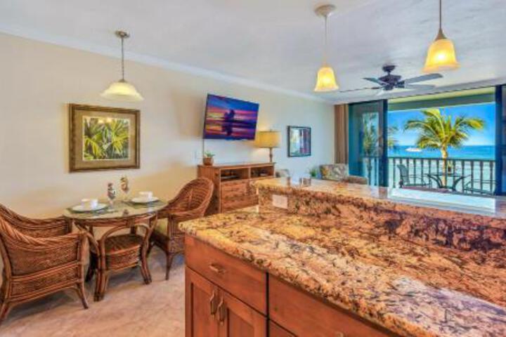 423 Lahaina Shores Oceanfront Studio - thumb 3