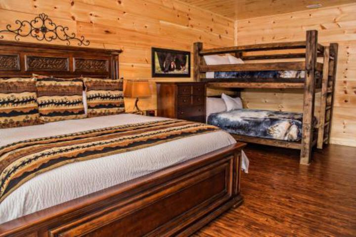 Sycamore Mansion Cabin - thumb 6