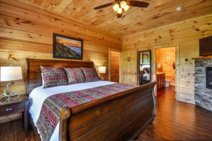 Sycamore Mansion Cabin - thumb 0