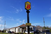 Super 8 by Wyndham Dickson