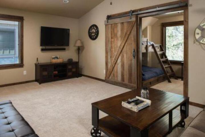 18 Caldera Cabin - thumb 2