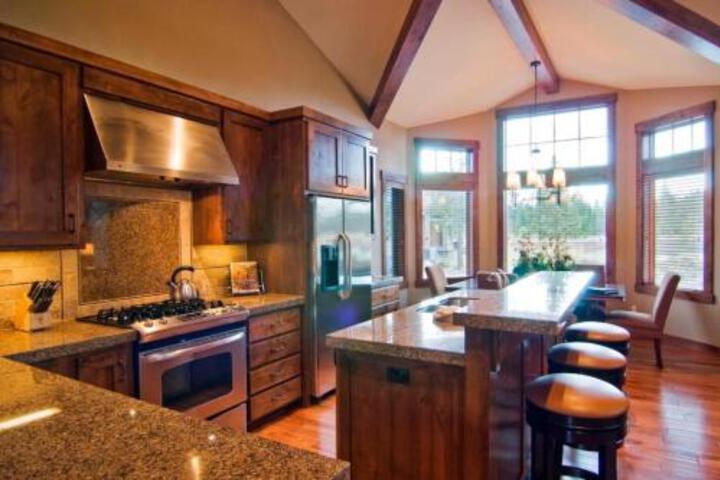 30 Caldera Cabin - thumb 1