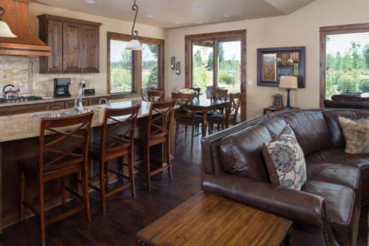 16 Caldera Cabin - thumb 2