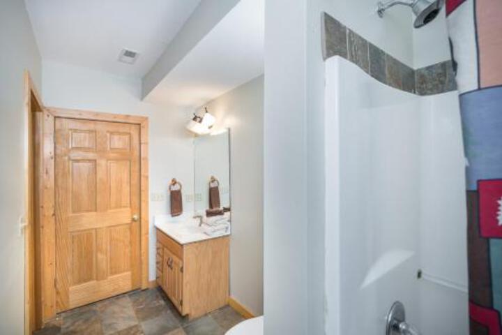 Dancing Bear Lodge Home - thumb 2