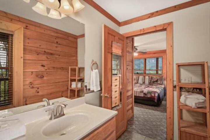 Dancing Bear Lodge Home - thumb 1