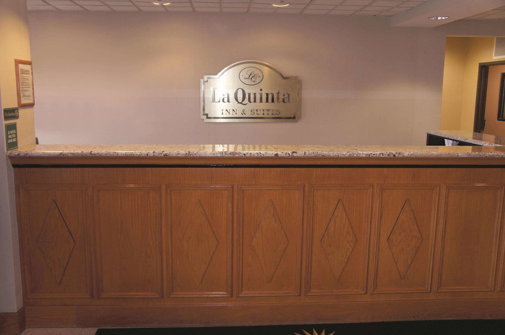 La Quinta Inn & Suites By Wyndham Omaha Airport Downtown - thumb 4