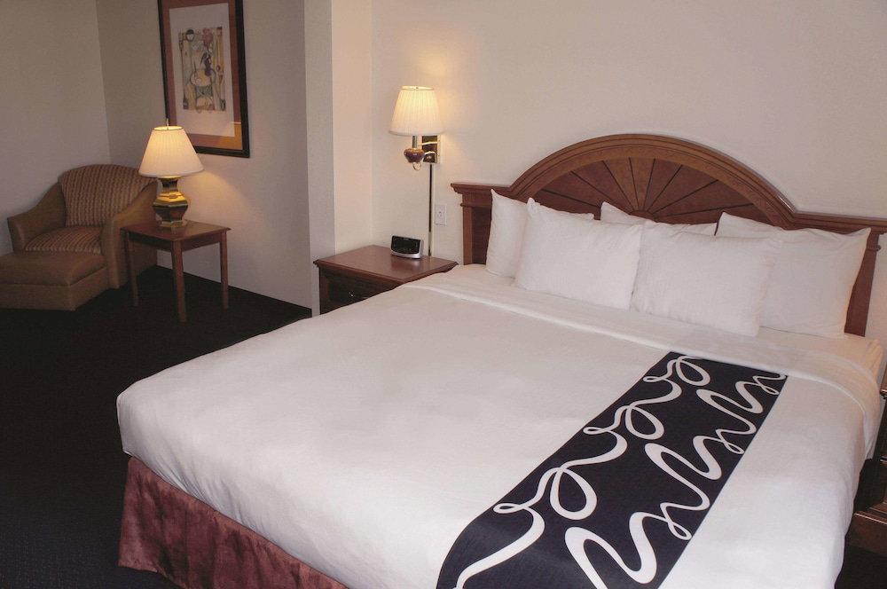 La Quinta Inn & Suites By Wyndham Omaha Airport Downtown - thumb 6