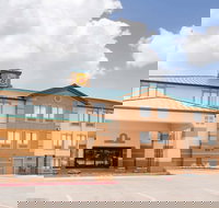 Super 8 by Wyndham Port Arthur/Nederland Area - Accommodation Philadelphia