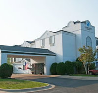 Charlevoix Inn  Suites SureStay Collection by Best Western - Accommodation Philadelphia