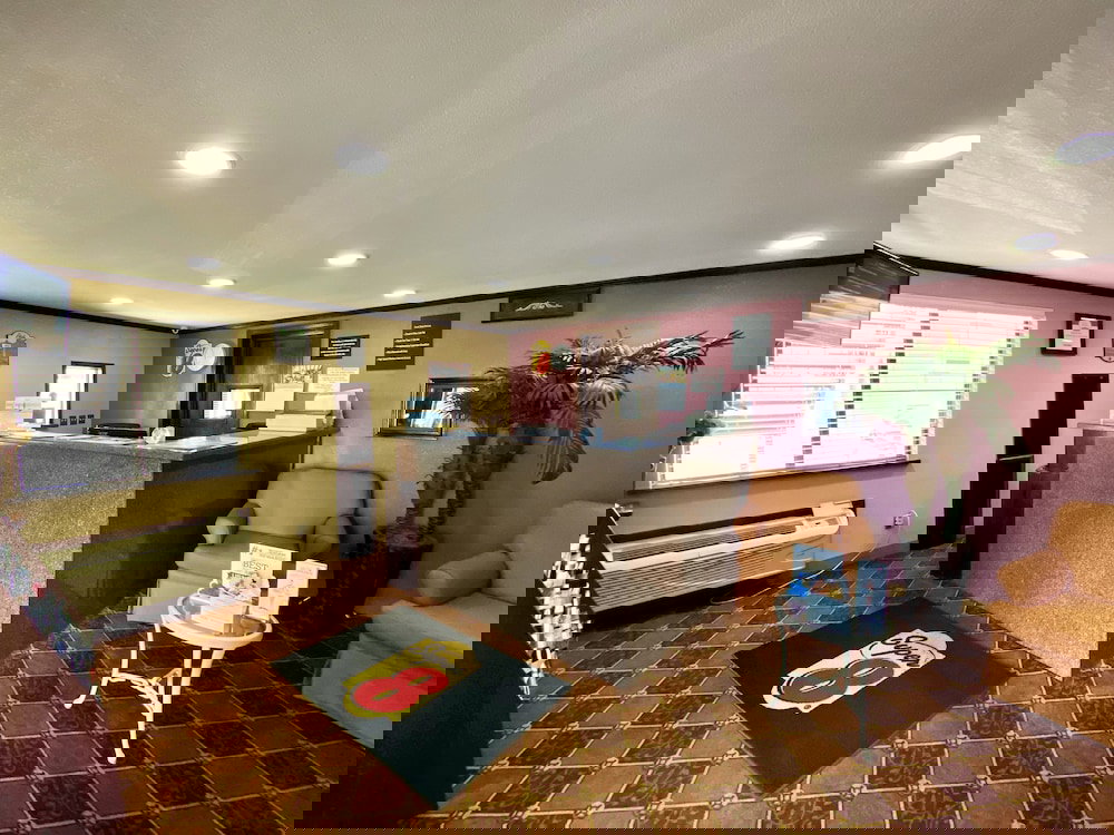 Super 8 By Wyndham Shawnee - thumb 5