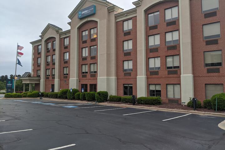 Clarion Pointe Greensboro Airport - thumb 1