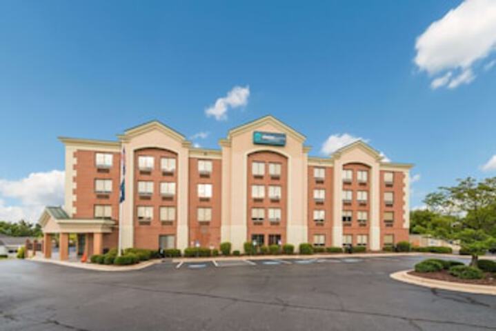 Clarion Pointe Greensboro Airport - thumb 0