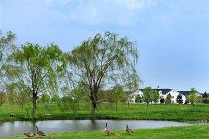 Erie Islands Resort & Marina - thumb 6