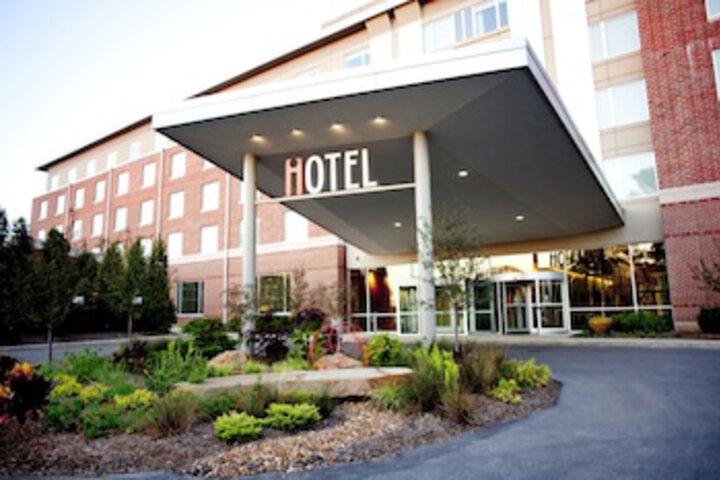 I Hotel And Conference Center - thumb 0