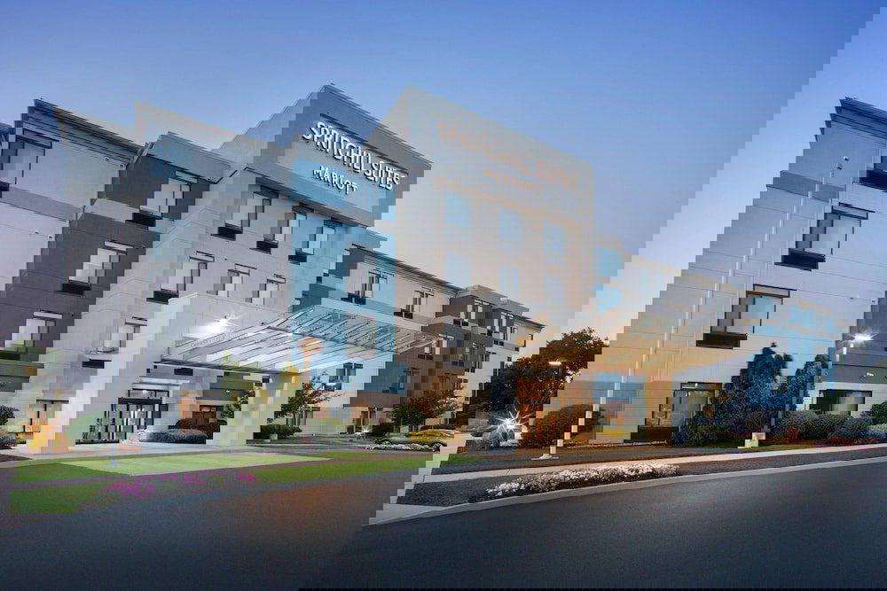 Springhill Suites Marriott Airport - thumb 0