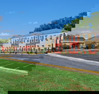 Clarion Pointe Corydon - Accommodation Philadelphia