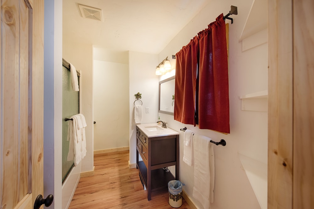 Brundage Bungalows - thumb 1