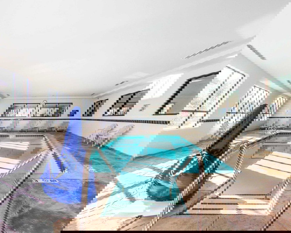 Comfort Inn & Suites Shawnee North Near I-40 - thumb 4