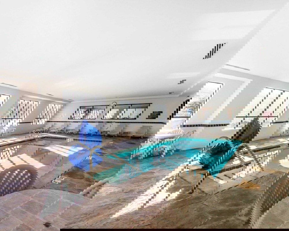 Comfort Inn & Suites Shawnee North Near I-40 - thumb 2