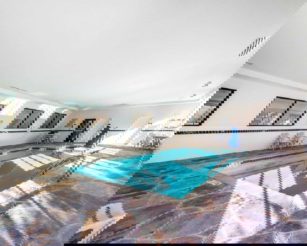 Comfort Inn & Suites Shawnee North Near I-40 - thumb 5