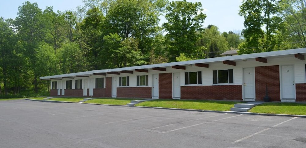 Paramount Motel - thumb 1