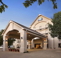 Days Inn  Suites by Wyndham Cedar Rapids - Accommodation Philadelphia