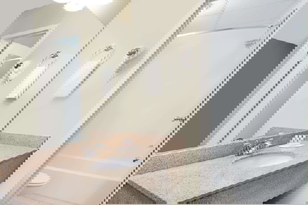 Days Inn By Wyndham Windsor Locks / Bradley Intl Airport - thumb 4