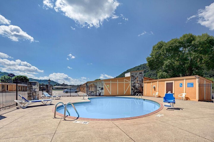 Knights Inn Charleston - thumb 4