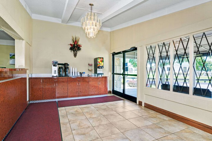 Knights Inn Charleston - thumb 1