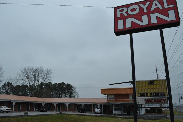 Royal Inn Albertville - thumb 2