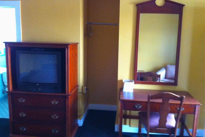 Royal Inn Albertville - thumb 3