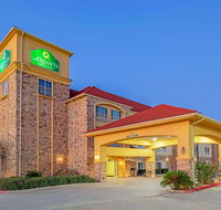 La Quinta Inn  Suites by Wyndham Floresville - Accommodation Philadelphia