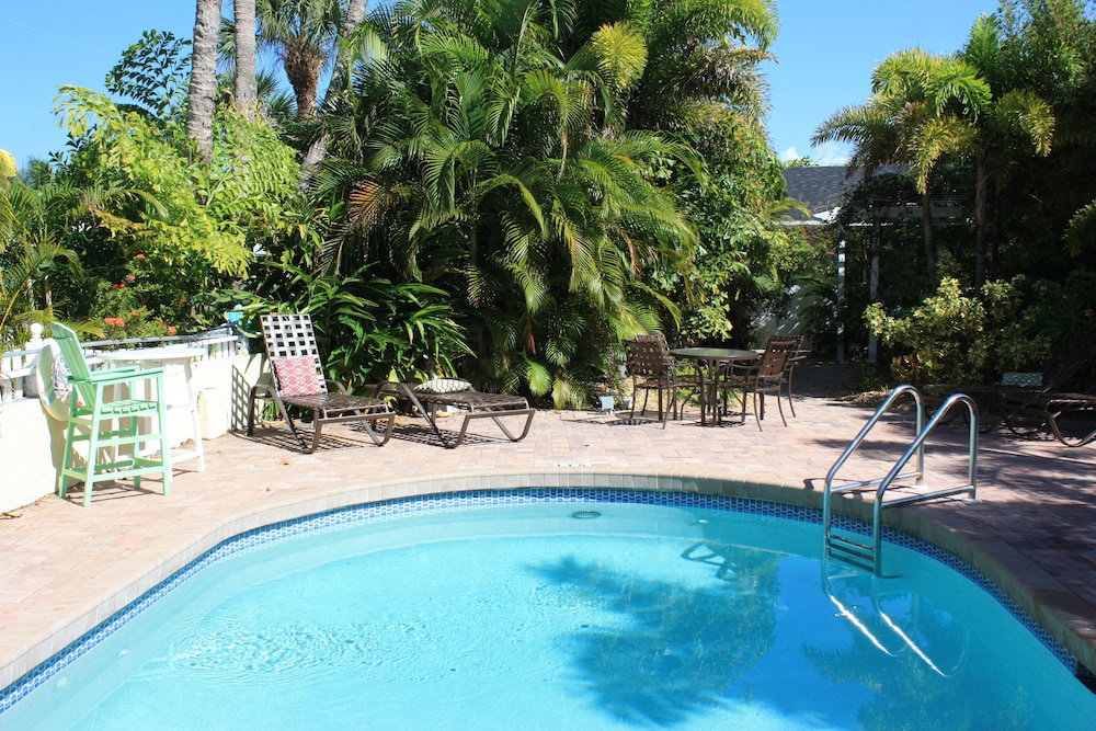 Palm Tree Villas - thumb 3