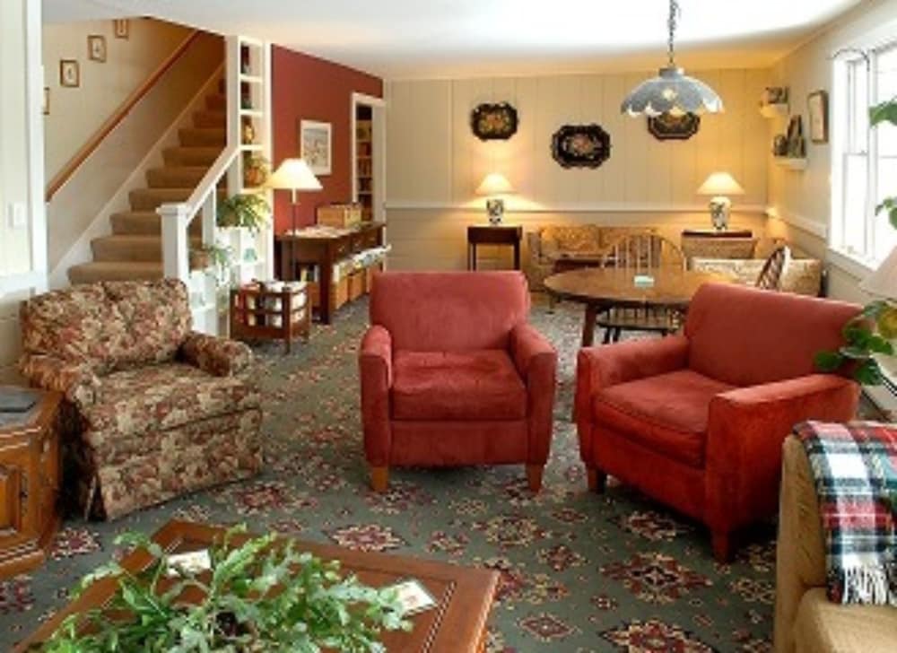 Deerhill Inn - thumb 0